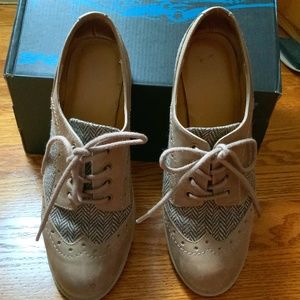 Kelsi Dagger Oxford lace up shoes